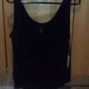 Women's tank tops from a new day .. black an size's are .. 11 are XXL..2 XL .1 L